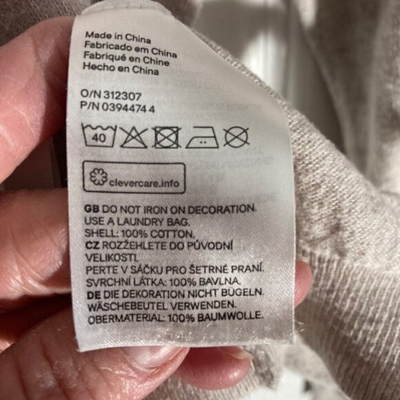 H&M Cardigan with sequence sweater size - Picture 7 of 7